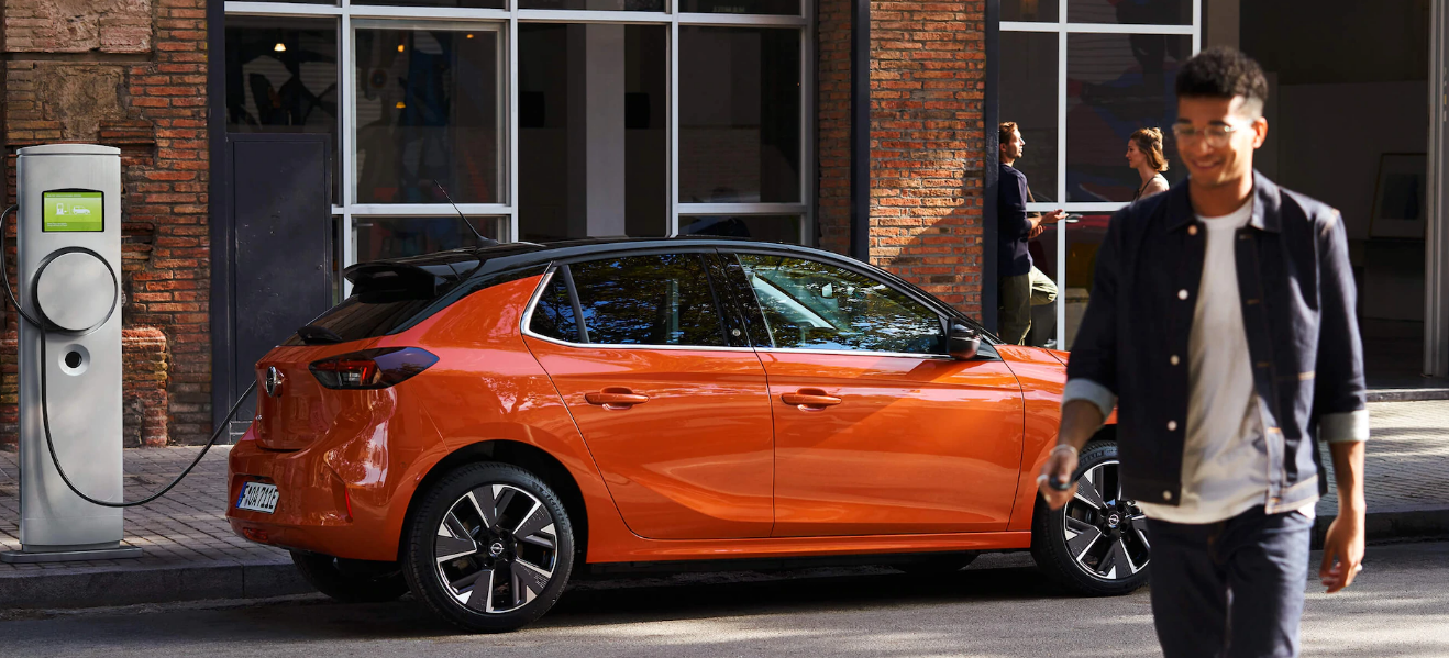Opel Corsa-e Edition 3-fase aan het opladen 